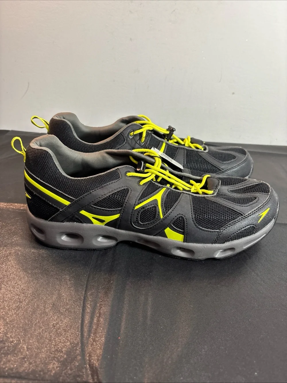 Speedo Men's Black & Yellow Swim Sneakers - Quick-Dry Water Shoes. 9/16